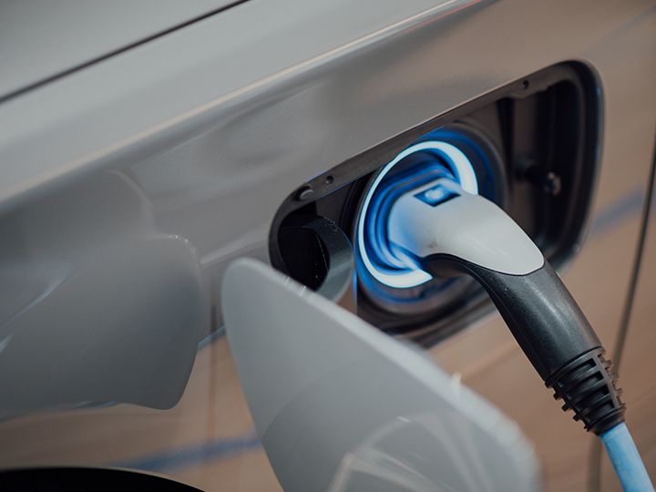 Company Cars – 5 reasons it pays to go electric with your fleet